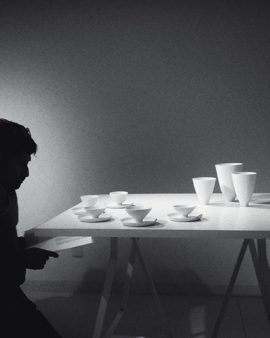 While I am on holidays - tbt to my solo exhibition in Tokyo that took place in March and April this year: Fourtyfive vessels and one space - view into one of the rooms: Some of my pieces are permanently @het_labo_atrium in Tokyo. You will find my vision of a white world in the gallery in Shinjuku. Pass by when you are in Japan. @het_labo_atrium ・・・