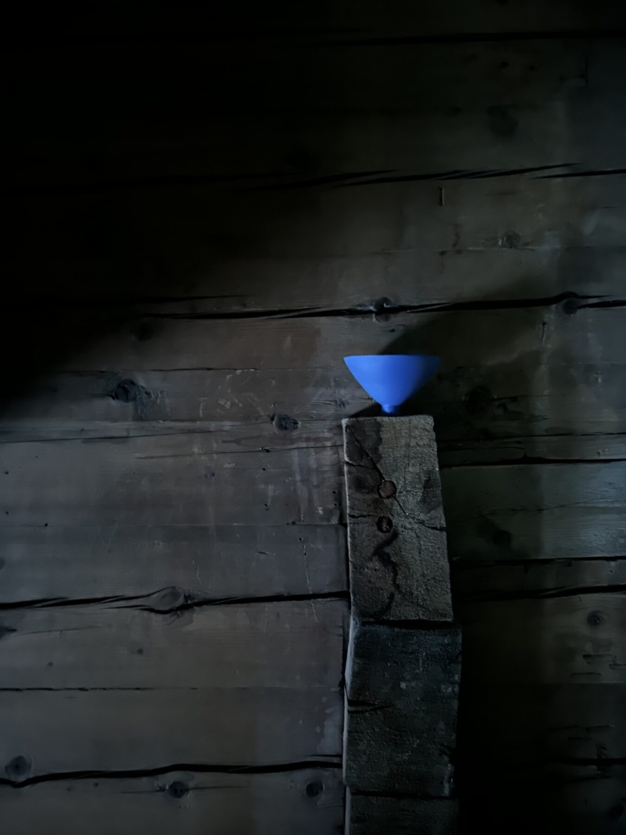 Solo Ausstellung in Tschiertschen/GR. ‘stages’. Im Zuhause für die Kunst ‘Aux-Losanges’. 22. Februar bis 2. März 2025.