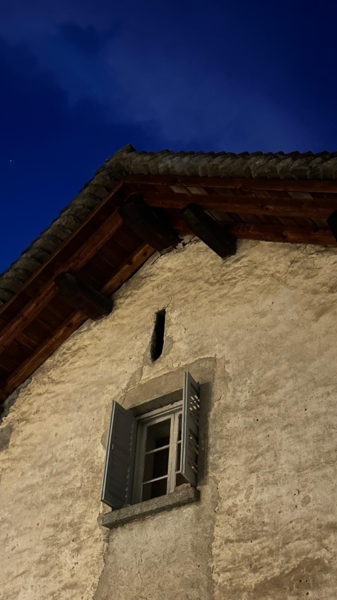 ‘blue hour’ –  sky over the studio house soazza summer 2025